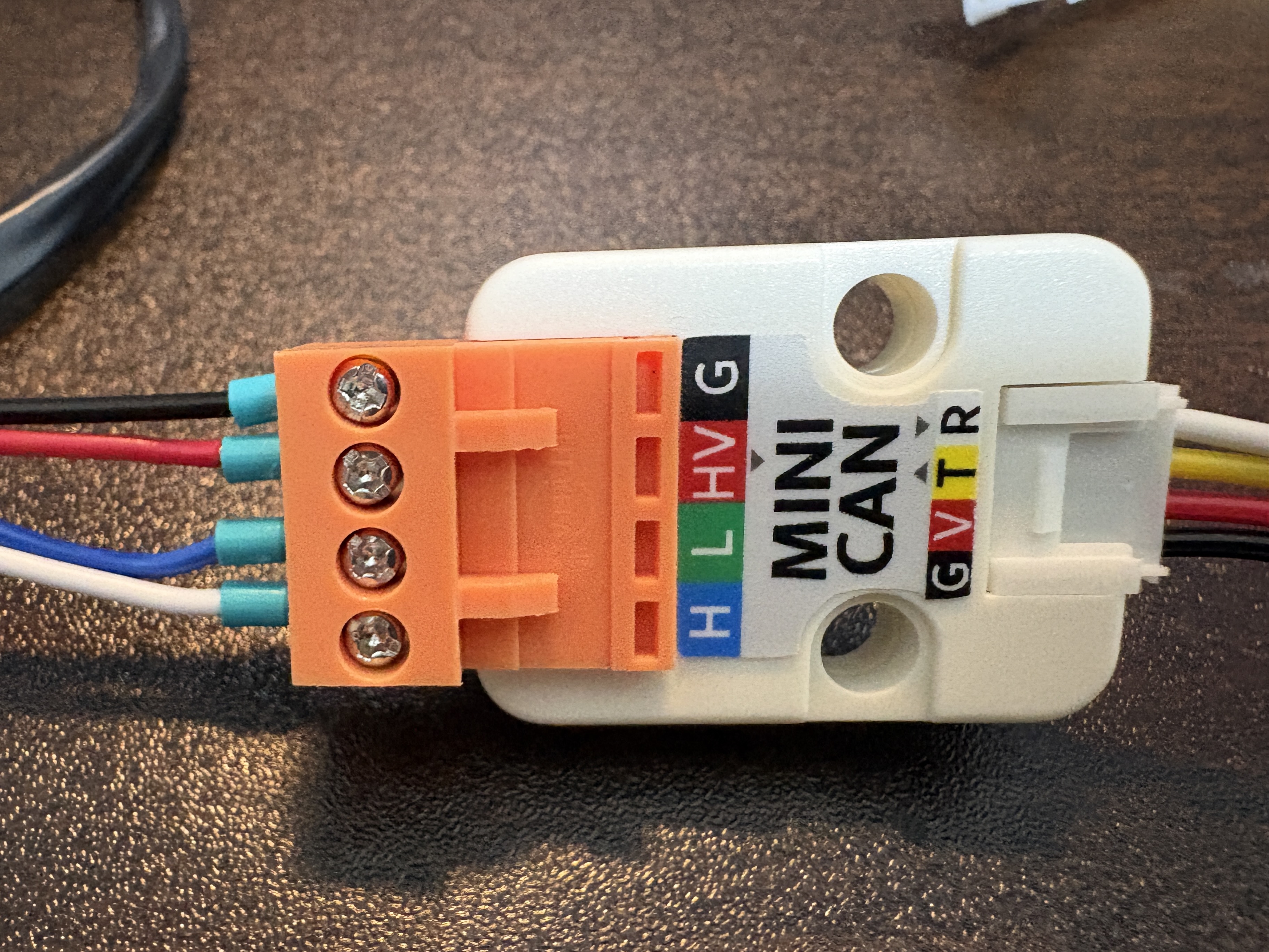 中間ハーネスとミニ CAN ユニットの接続